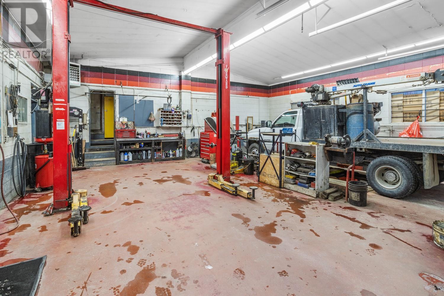 918 Pine Street, Creston, British Columbia  V0B 1G0 - Photo 10 - 10337145