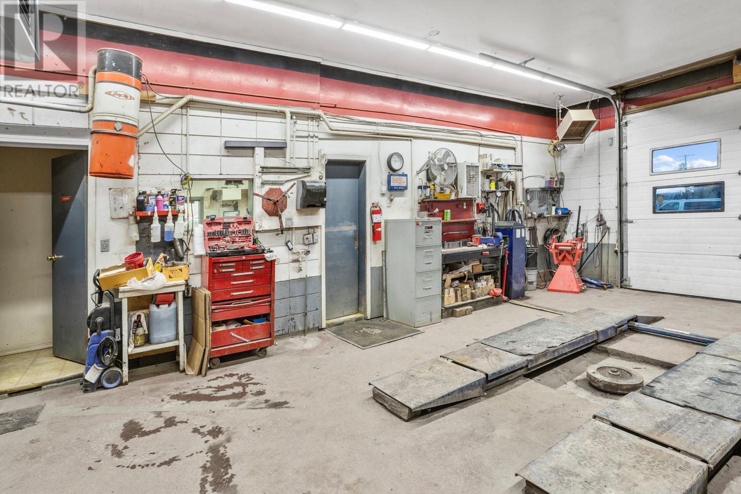 918 Pine Street, Creston, British Columbia  V0B 1G0 - Photo 7 - 10337145