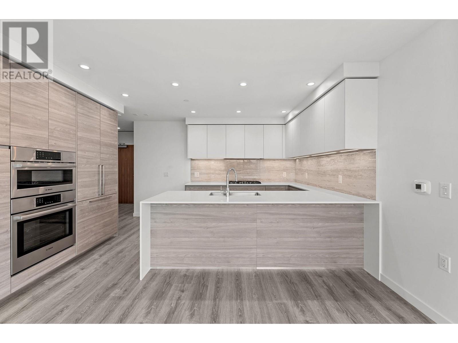 1303 680 Quayside Drive, New Westminster, British Columbia  V3M 0P2 - Photo 2 - R2973396