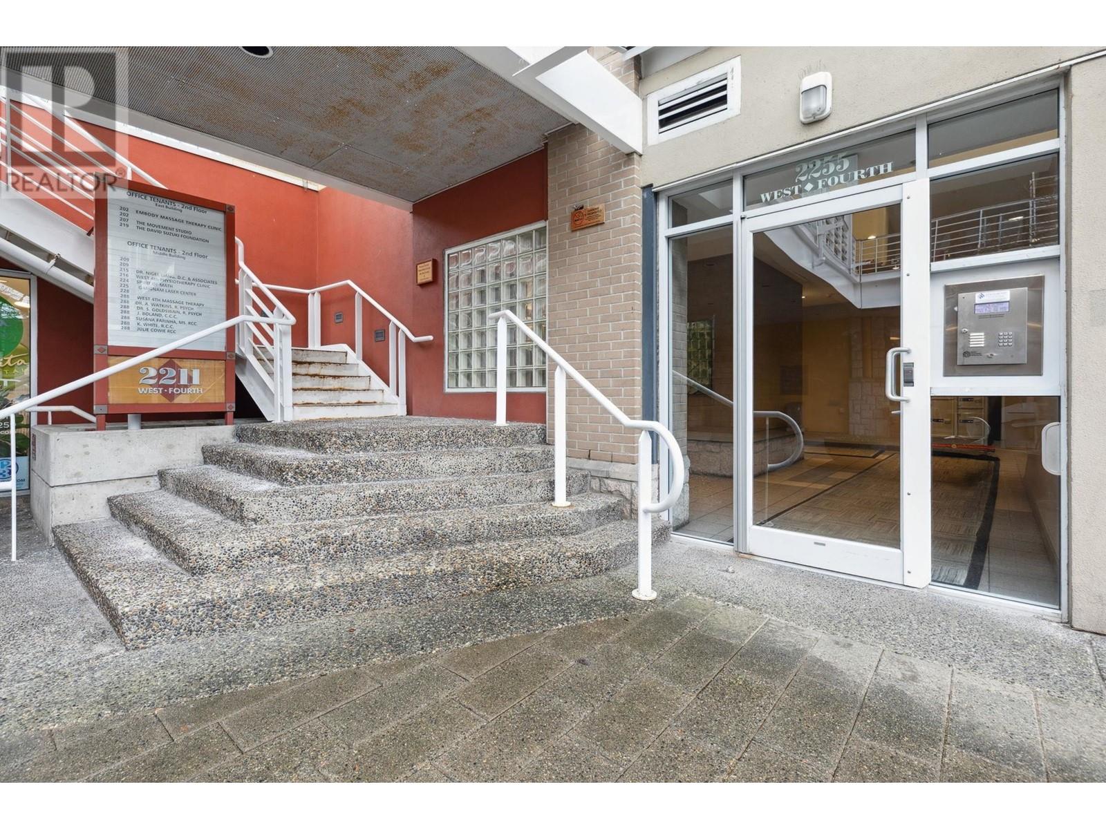 Listing Picture 20 of 22 : 319 2255 W 4TH AVENUE, Vancouver / 溫哥華 - 魯藝地產 Yvonne Lu Group - MLS Medallion Club Member