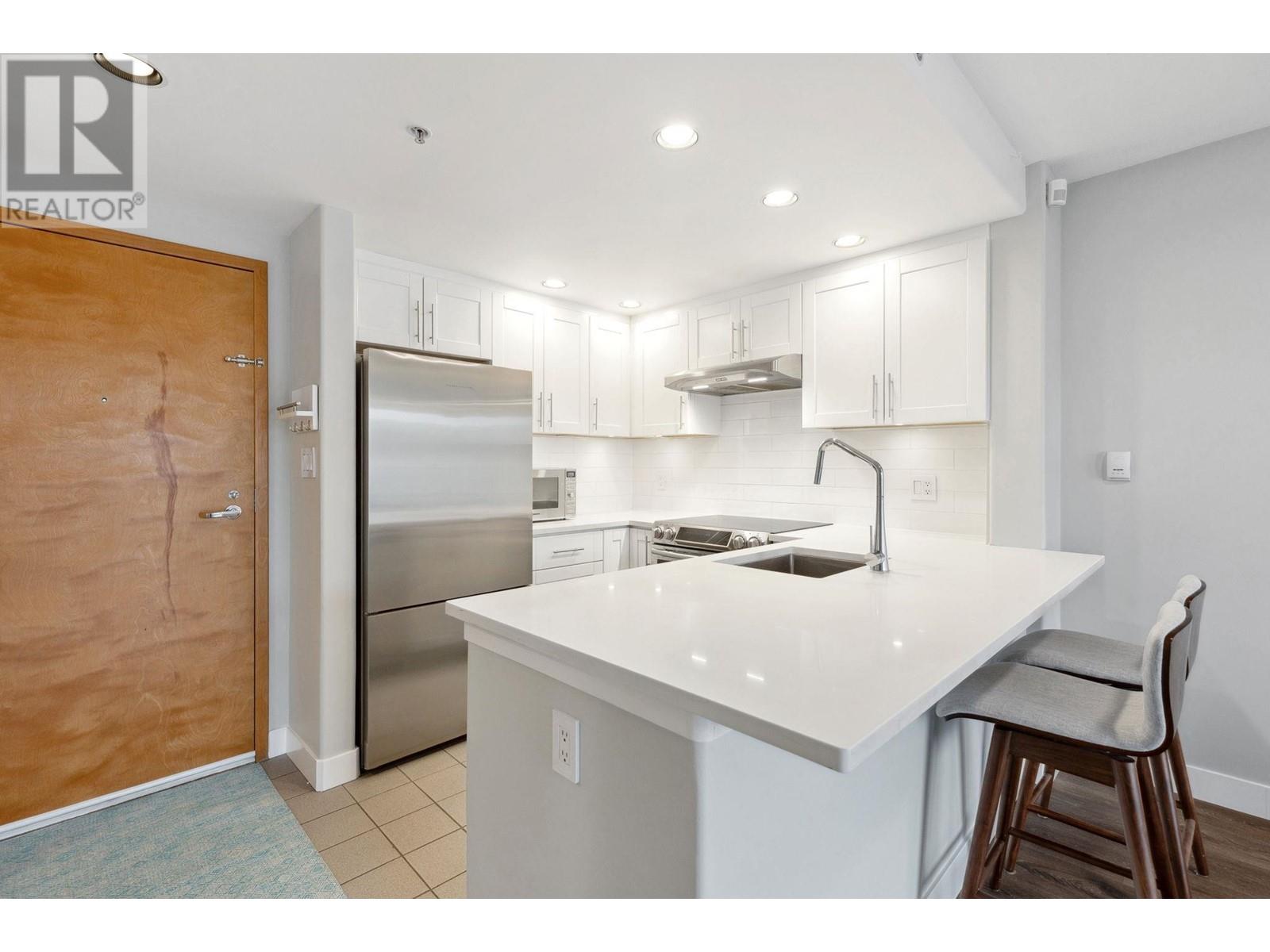 Listing Picture 4 of 22 : 319 2255 W 4TH AVENUE, Vancouver / 溫哥華 - 魯藝地產 Yvonne Lu Group - MLS Medallion Club Member