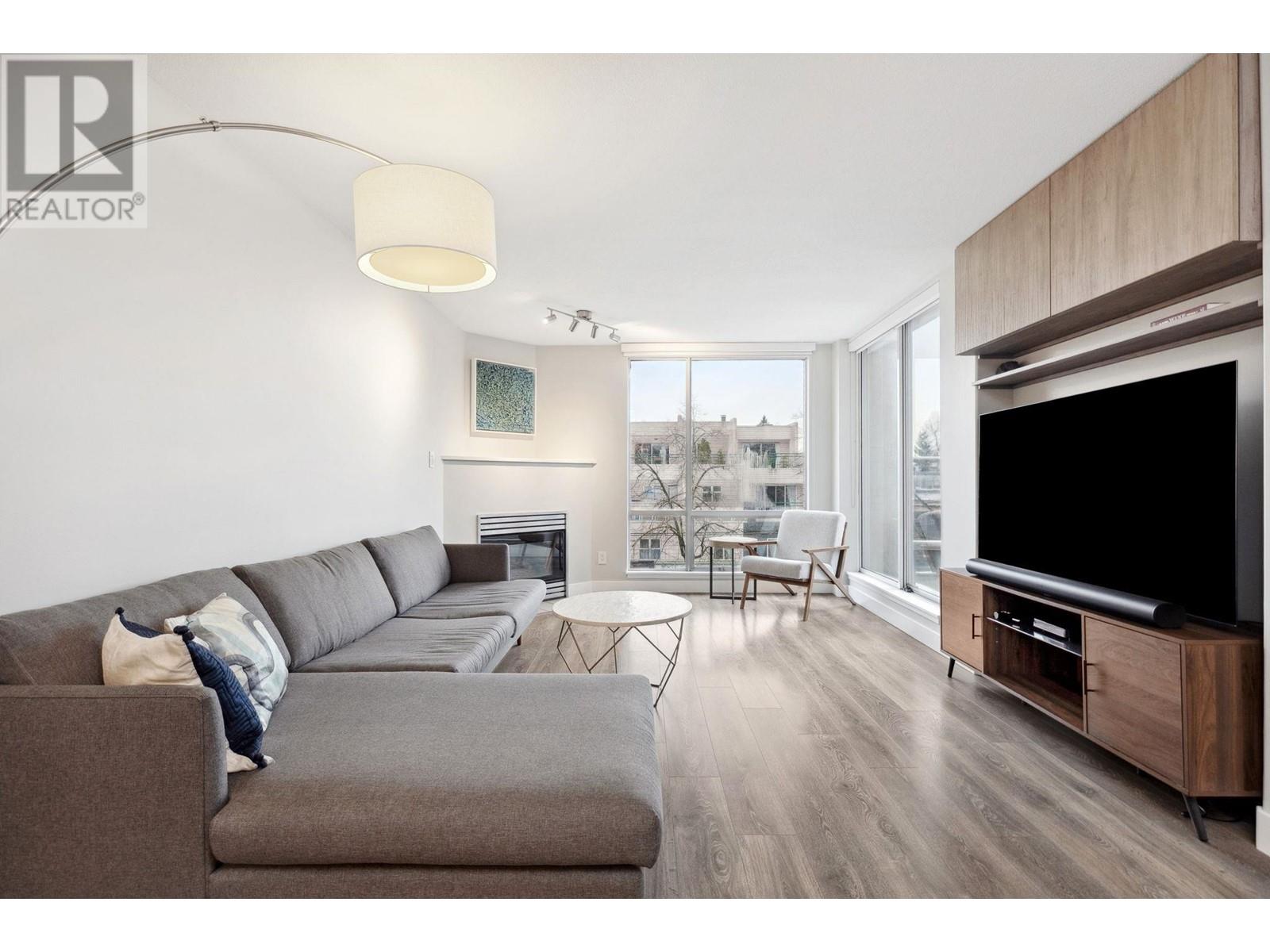 Listing Picture 5 of 22 : 319 2255 W 4TH AVENUE, Vancouver / 溫哥華 - 魯藝地產 Yvonne Lu Group - MLS Medallion Club Member