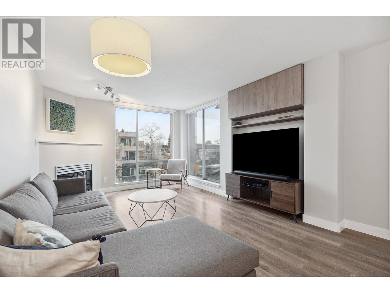 Listing Picture 6 of 22 : 319 2255 W 4TH AVENUE, Vancouver / 溫哥華 - 魯藝地產 Yvonne Lu Group - MLS Medallion Club Member