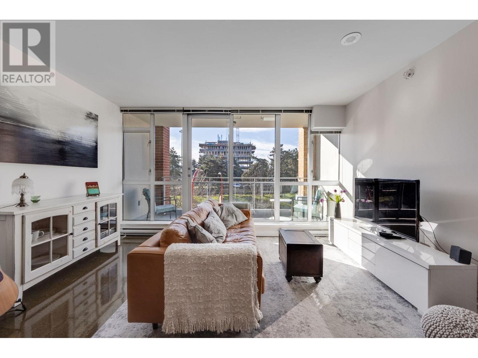 318 221 Union Street, Vancouver, British Columbia  V6A 0B4 - Photo 2 - R2973448