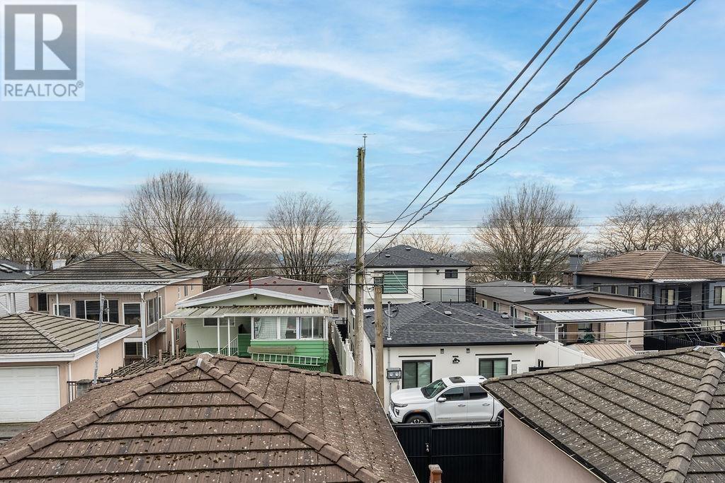 Listing Picture 10 of 32 : 1236 E 61ST AVENUE, Vancouver / 溫哥華 - 魯藝地產 Yvonne Lu Group - MLS Medallion Club Member