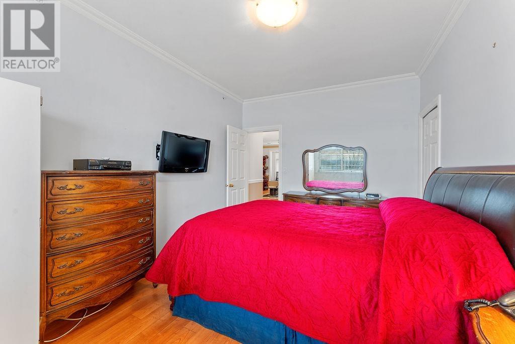 Listing Picture 15 of 32 : 1236 E 61ST AVENUE, Vancouver / 溫哥華 - 魯藝地產 Yvonne Lu Group - MLS Medallion Club Member