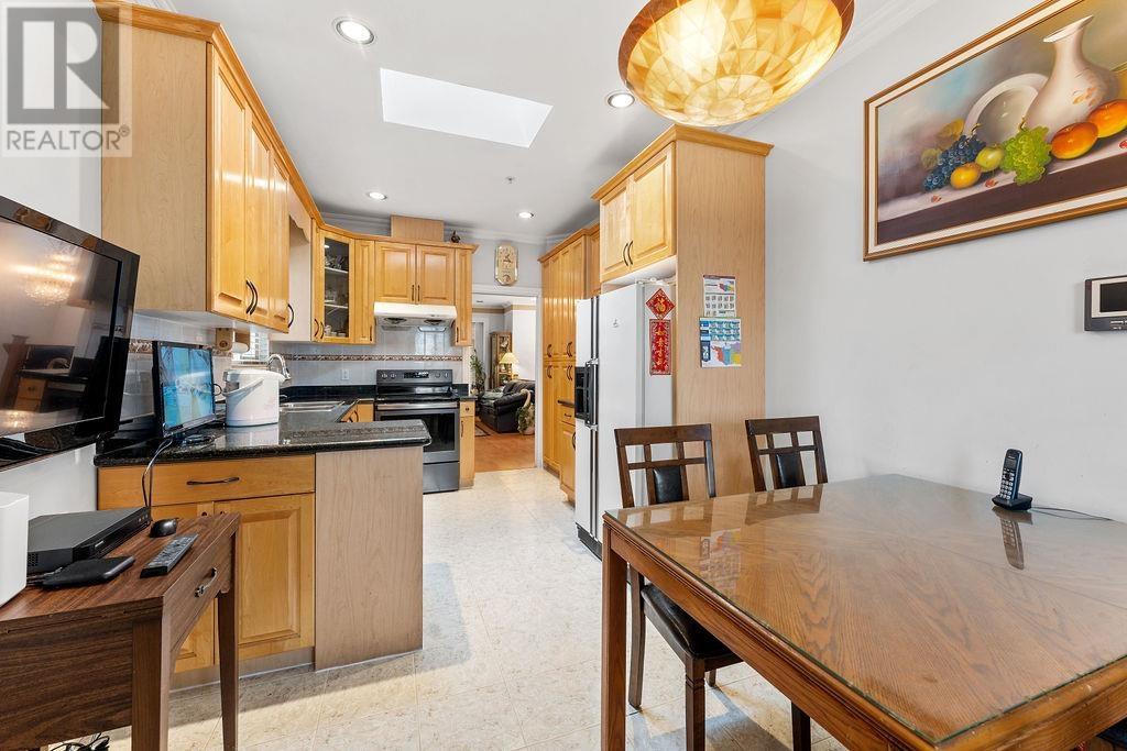 Listing Picture 17 of 32 : 1236 E 61ST AVENUE, Vancouver / 溫哥華 - 魯藝地產 Yvonne Lu Group - MLS Medallion Club Member