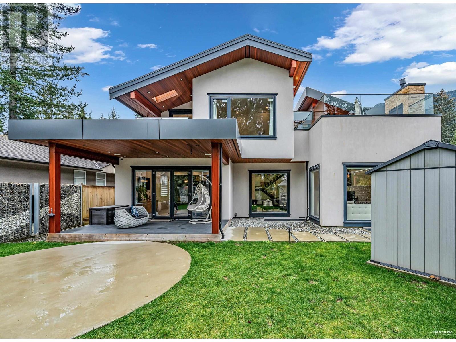 1075 Belvedere Drive, North Vancouver, British Columbia  V7R 2C6 - Photo 30 - R2973451