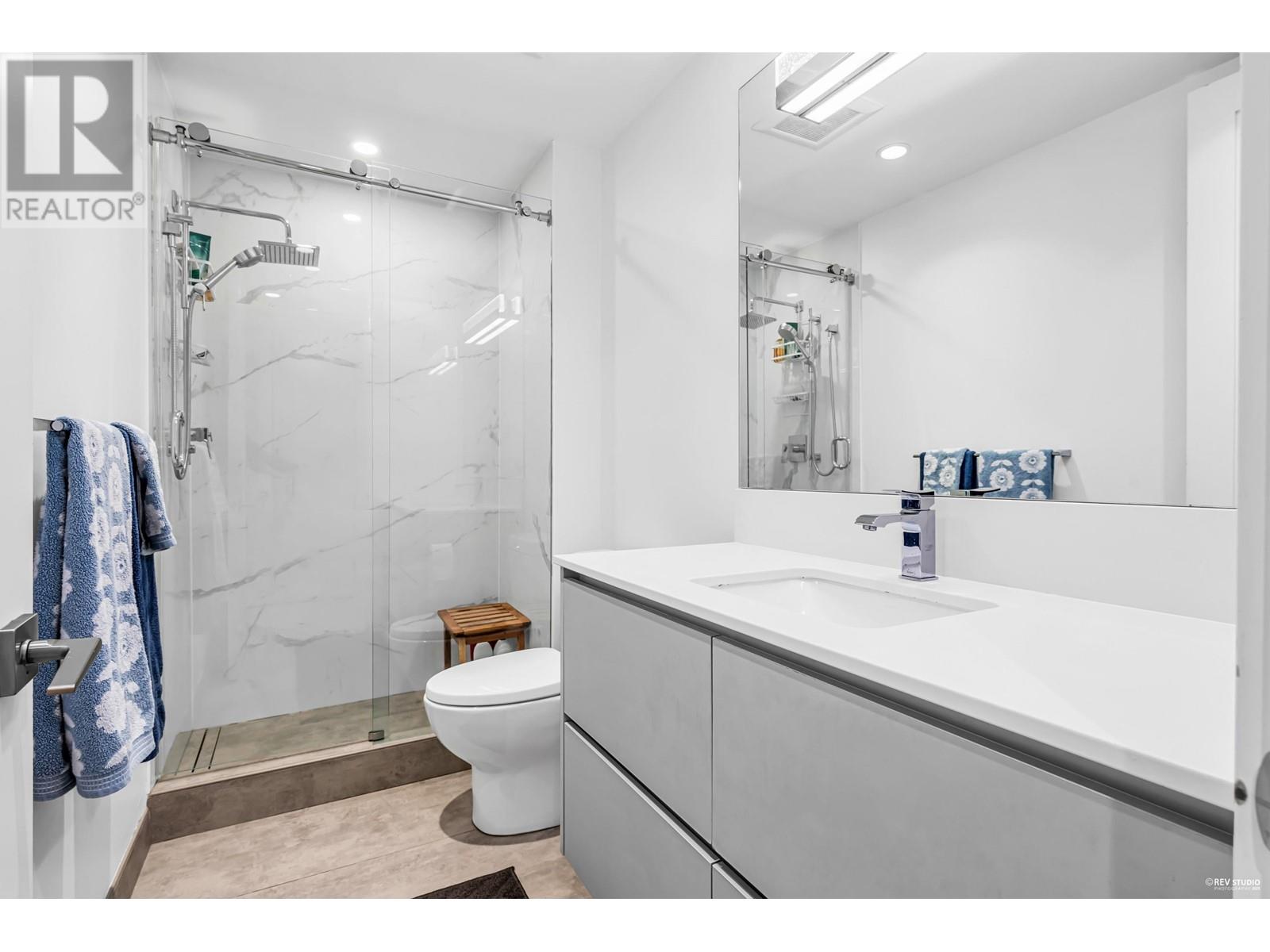 1075 Belvedere Drive, North Vancouver, British Columbia  V7R 2C6 - Photo 39 - R2973451