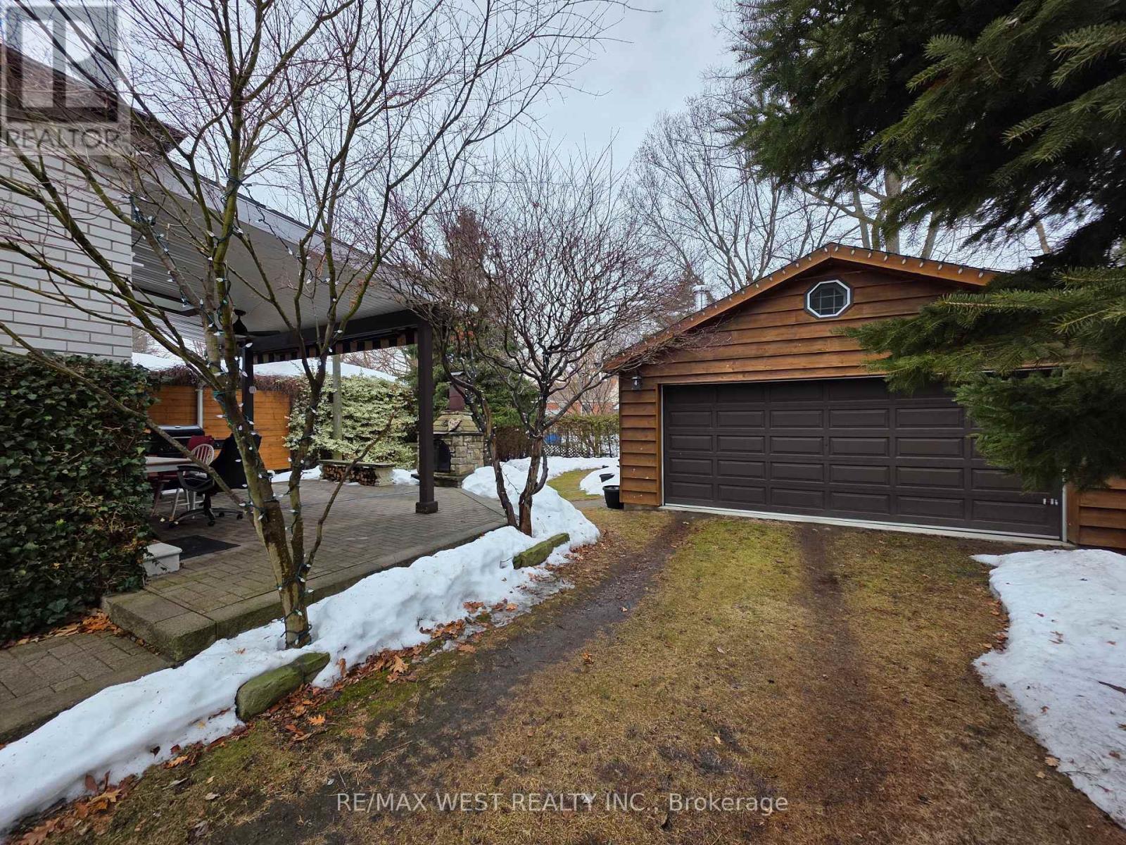 Property at 239 ANGELENE STREET image 4