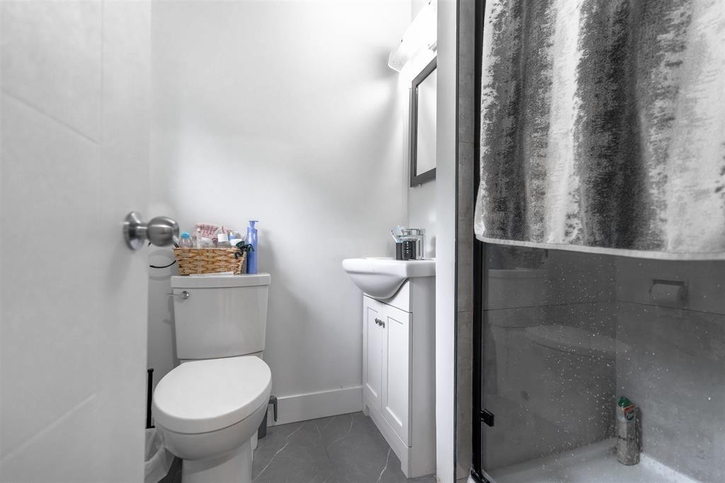 12701 102 Avenue, Surrey, British Columbia  V3V 6N9 - Photo 10 - R2973536