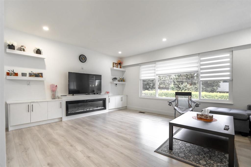 Property at 12701 102 AVENUE image 2