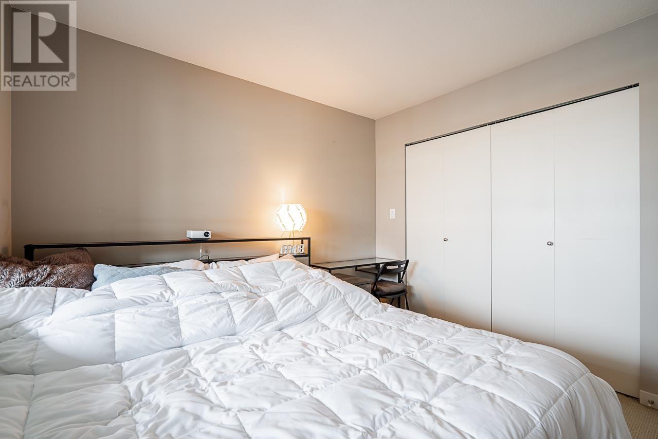 Listing Picture 15 of 30 : 305 5885 IRMIN STREET, Burnaby / 本拿比 - 魯藝地產 Yvonne Lu Group - MLS Medallion Club Member