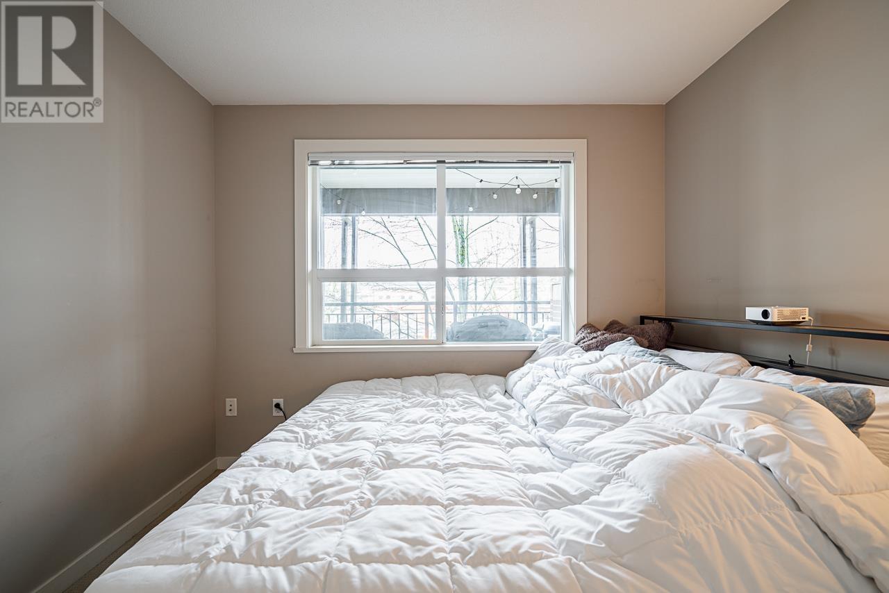 Listing Picture 14 of 30 : 305 5885 IRMIN STREET, Burnaby / 本拿比 - 魯藝地產 Yvonne Lu Group - MLS Medallion Club Member