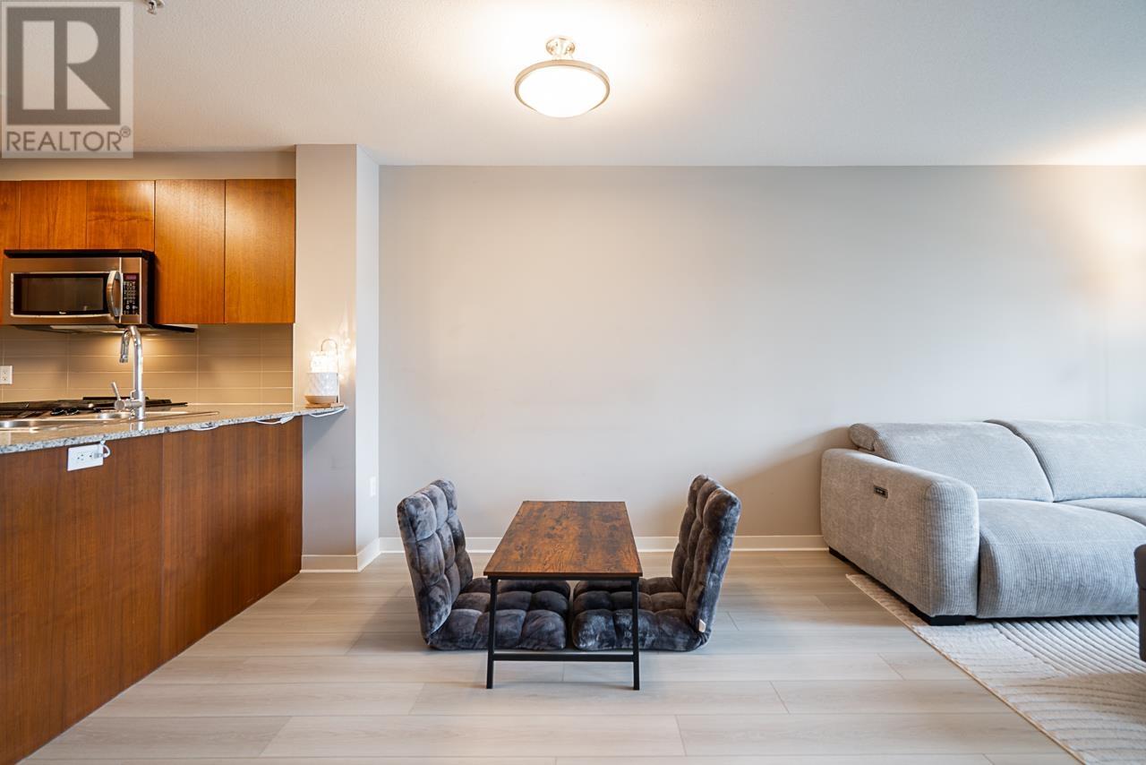 Listing Picture 7 of 30 : 305 5885 IRMIN STREET, Burnaby / 本拿比 - 魯藝地產 Yvonne Lu Group - MLS Medallion Club Member