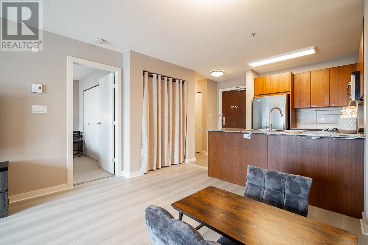 Listing Picture 12 of 30 : 305 5885 IRMIN STREET, Burnaby / 本拿比 - 魯藝地產 Yvonne Lu Group - MLS Medallion Club Member