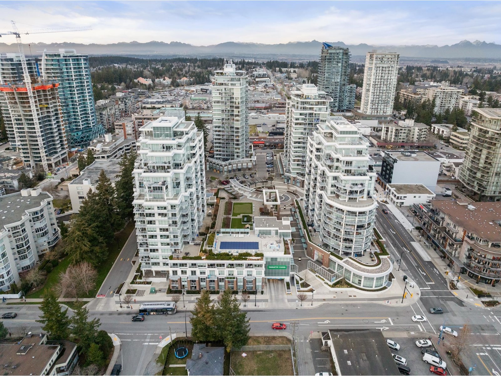 103 15165 Thrift Avenue, White Rock, British Columbia  V4B 0C1 - Photo 1 - R2973095