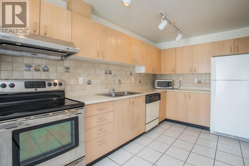 Listing Picture 13 of 27 : 201 7520 MOFFATT ROAD, Richmond / 烈治文 - 魯藝地產 Yvonne Lu Group - MLS Medallion Club Member