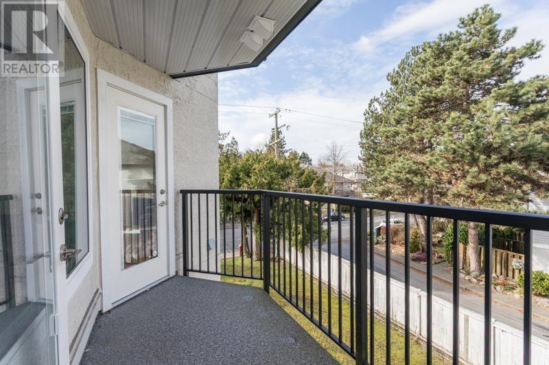 Listing Picture 14 of 27 : 201 7520 MOFFATT ROAD, Richmond / 烈治文 - 魯藝地產 Yvonne Lu Group - MLS Medallion Club Member