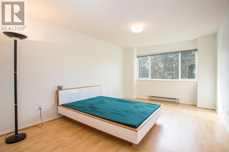 Listing Picture 16 of 27 : 201 7520 MOFFATT ROAD, Richmond / 烈治文 - 魯藝地產 Yvonne Lu Group - MLS Medallion Club Member