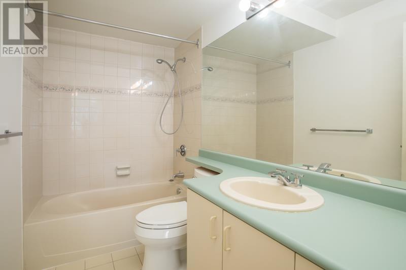 Listing Picture 20 of 27 : 201 7520 MOFFATT ROAD, Richmond / 烈治文 - 魯藝地產 Yvonne Lu Group - MLS Medallion Club Member