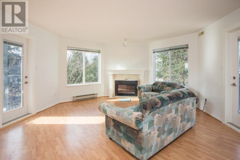 Listing Picture 4 of 27 : 201 7520 MOFFATT ROAD, Richmond / 烈治文 - 魯藝地產 Yvonne Lu Group - MLS Medallion Club Member