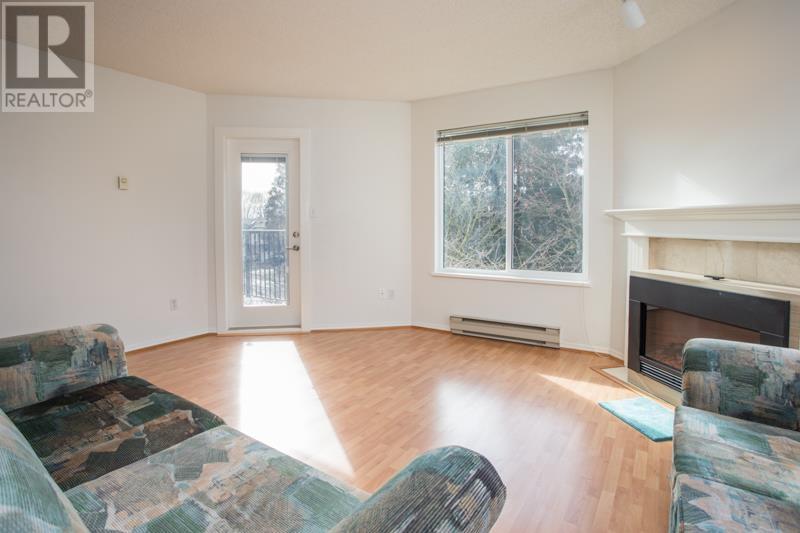 Listing Picture 5 of 27 : 201 7520 MOFFATT ROAD, Richmond / 烈治文 - 魯藝地產 Yvonne Lu Group - MLS Medallion Club Member