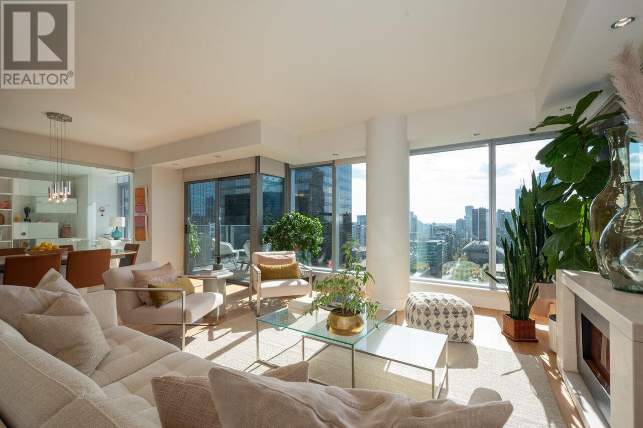 Listing Picture 2 of 40 : 2001 667 HOWE STREET, Vancouver / 溫哥華 - 魯藝地產 Yvonne Lu Group - MLS Medallion Club Member