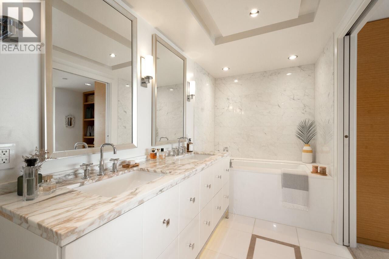 Listing Picture 24 of 40 : 2001 667 HOWE STREET, Vancouver / 溫哥華 - 魯藝地產 Yvonne Lu Group - MLS Medallion Club Member