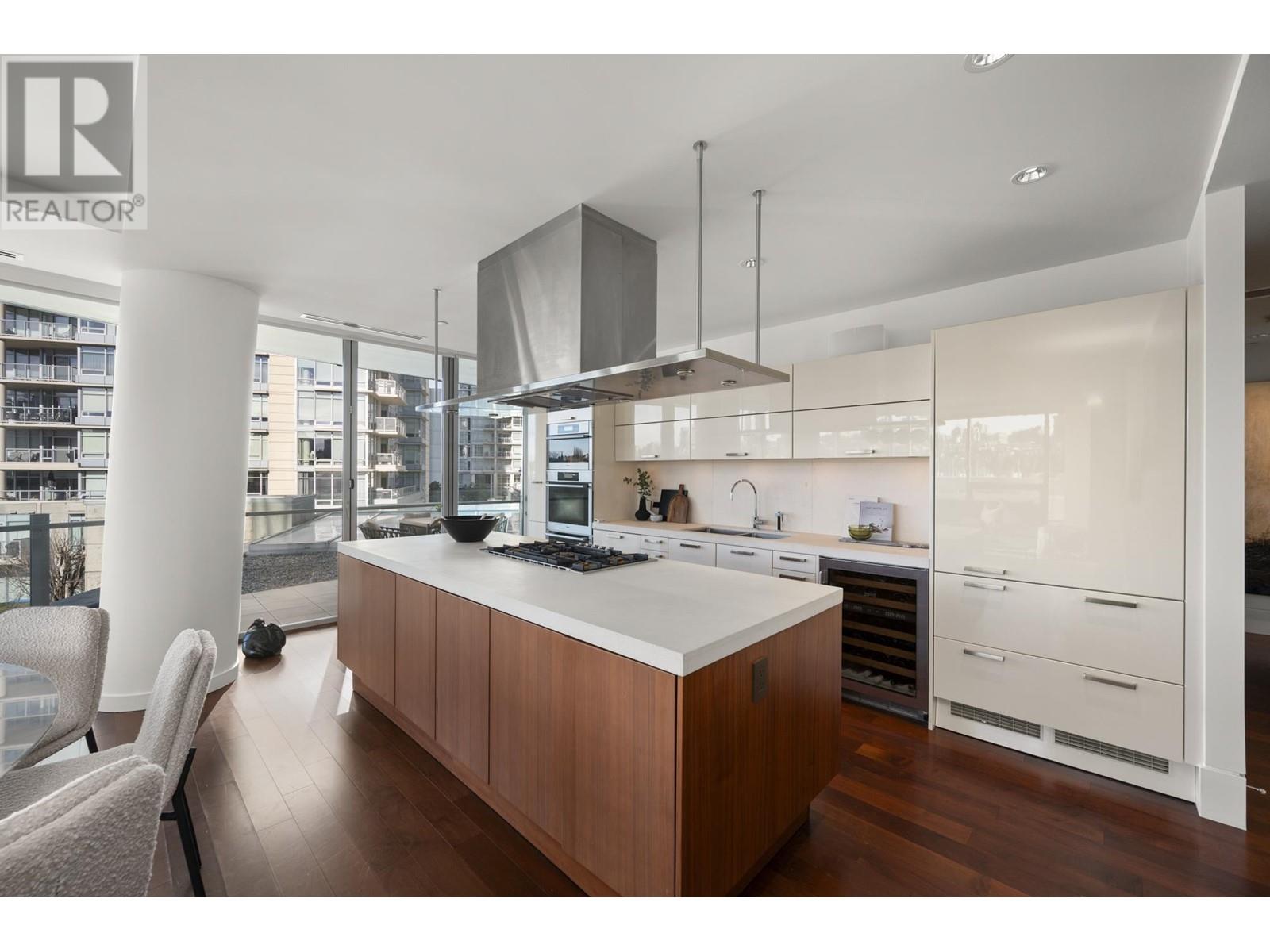 Listing Picture 14 of 37 : 301 1560 HOMER MEWS, Vancouver / 溫哥華 - 魯藝地產 Yvonne Lu Group - MLS Medallion Club Member