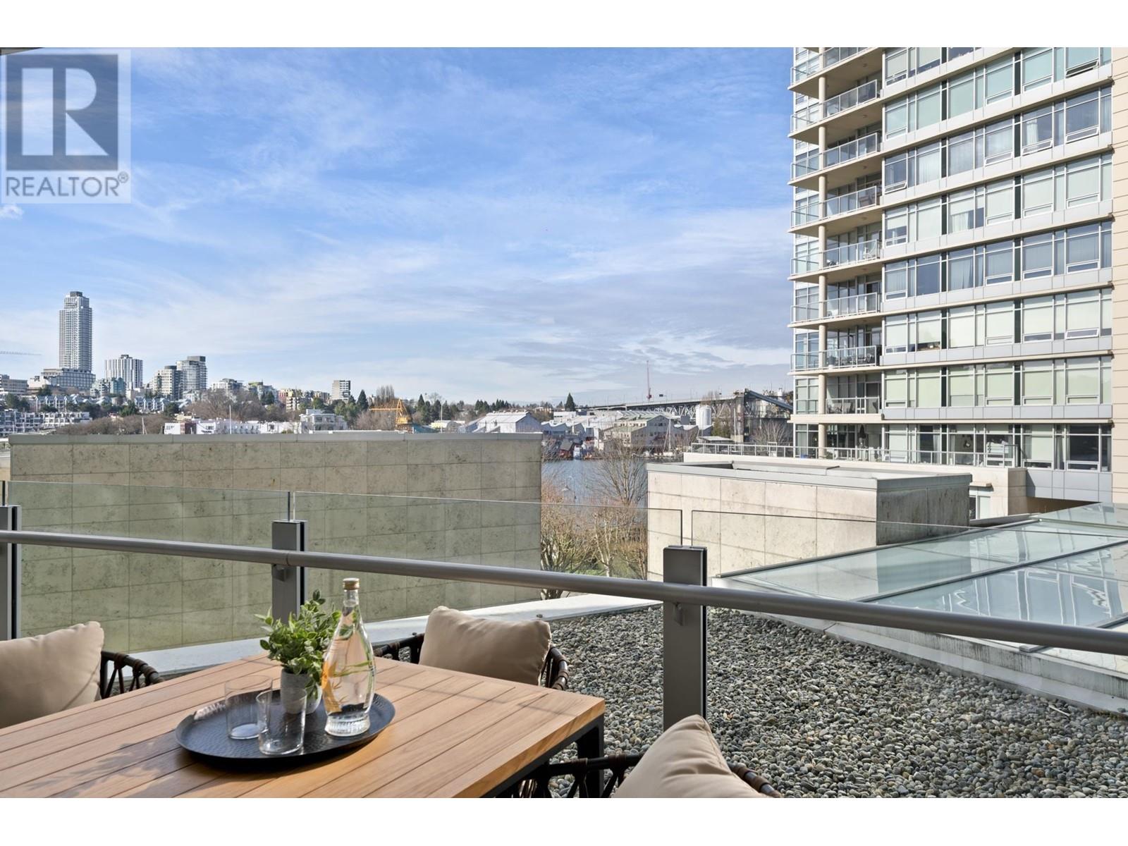 Listing Picture 21 of 37 : 301 1560 HOMER MEWS, Vancouver / 溫哥華 - 魯藝地產 Yvonne Lu Group - MLS Medallion Club Member
