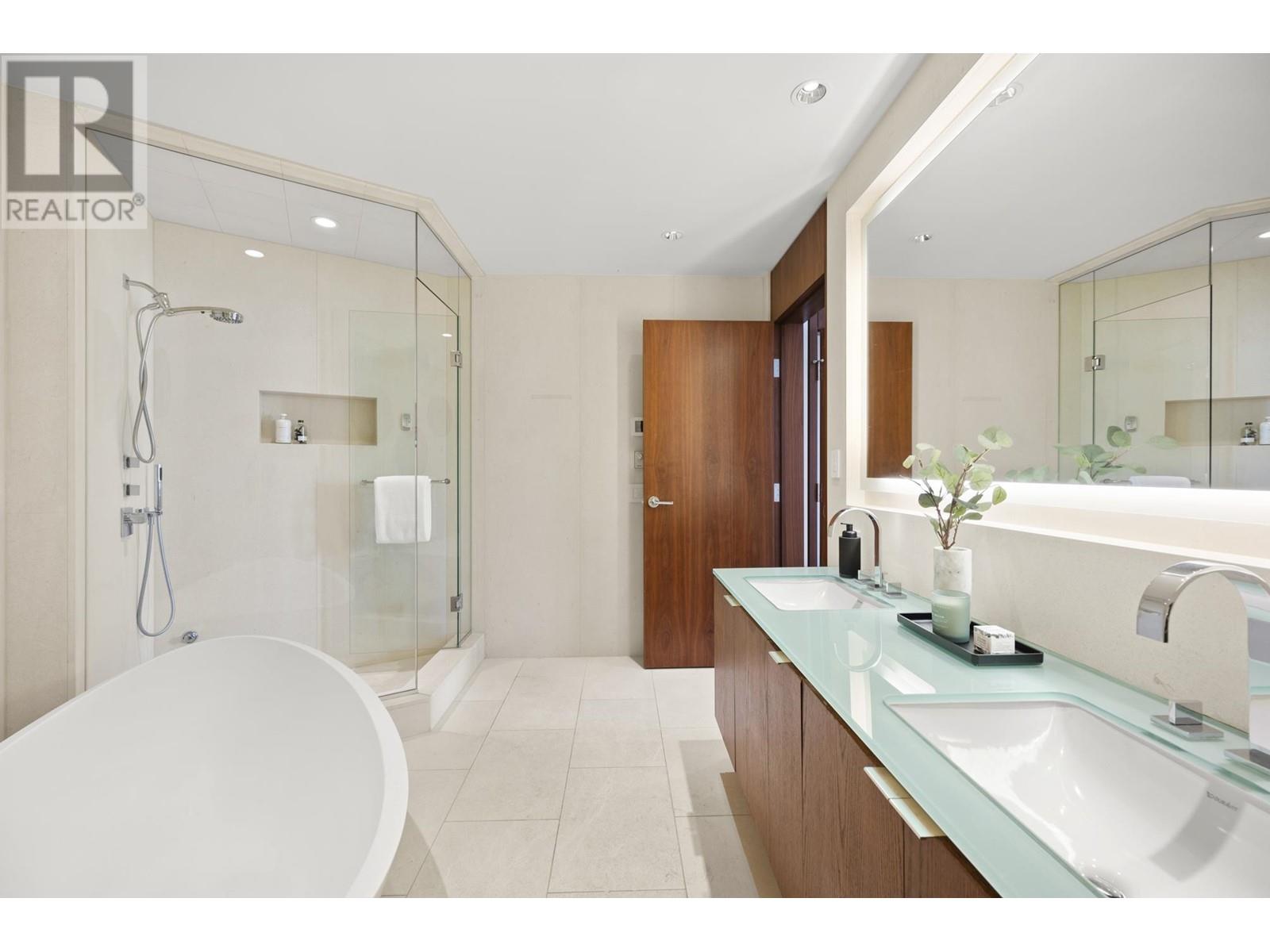 Listing Picture 28 of 37 : 301 1560 HOMER MEWS, Vancouver / 溫哥華 - 魯藝地產 Yvonne Lu Group - MLS Medallion Club Member