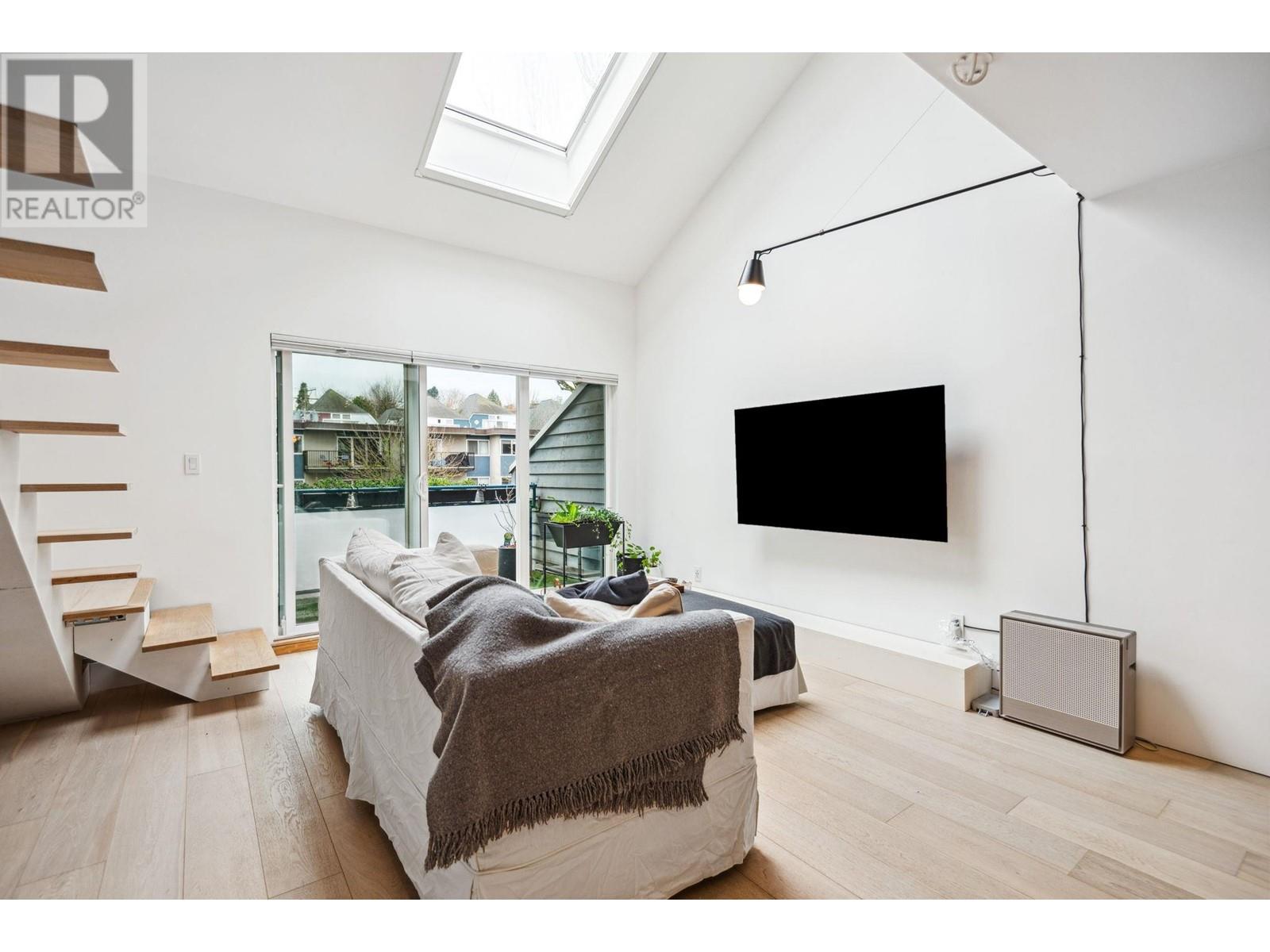 Ph1 2125 York Avenue, Vancouver, British Columbia  V6K 1C4 - Photo 2 - R2973506