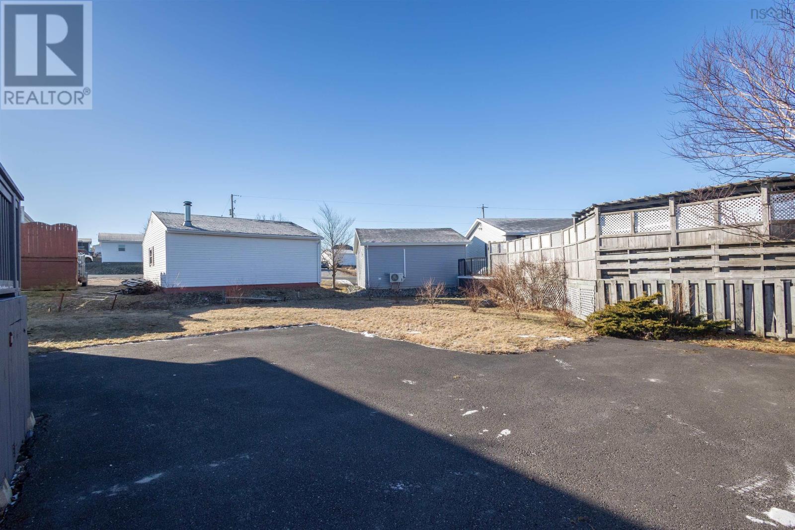 141 Mcintyre Lane, Glace Bay, Nova Scotia  B1A 4S1 - Photo 4 - 202503189