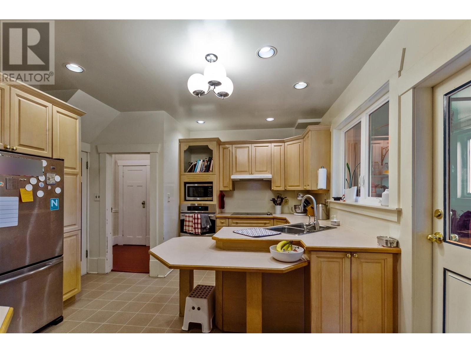 1996 W 44th Avenue, Vancouver, British Columbia  V6M 2E7 - Photo 6 - R2970051