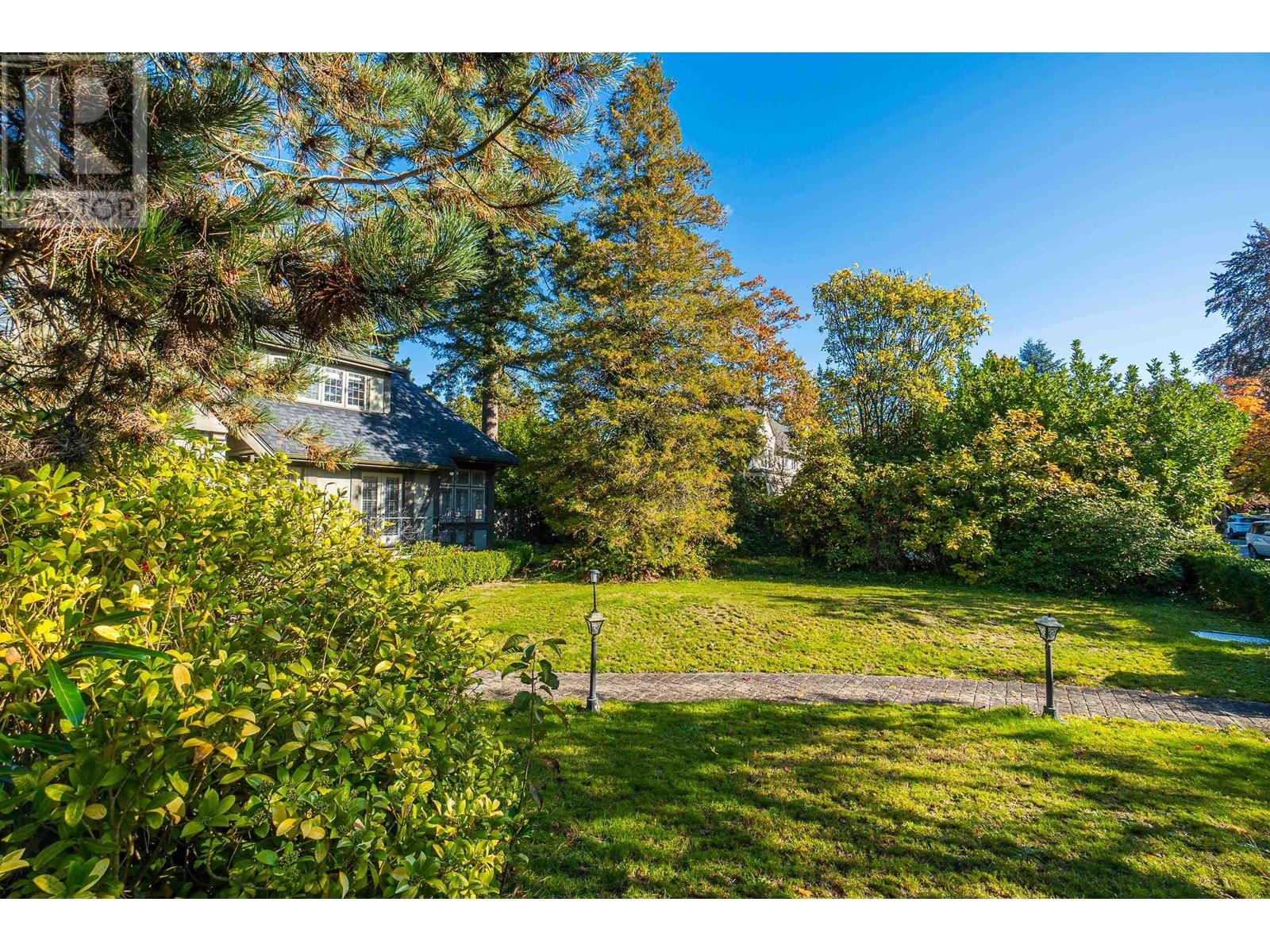 Property at 1667 W 40TH AVENUE image 3