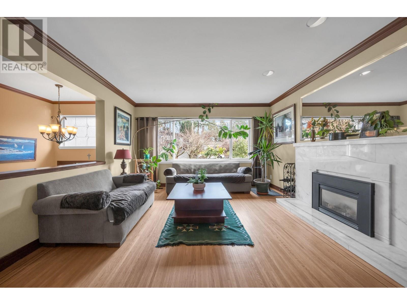 870 Seymour Drive, Coquitlam, British Columbia  V3J 6V7 - Photo 3 - R2973508