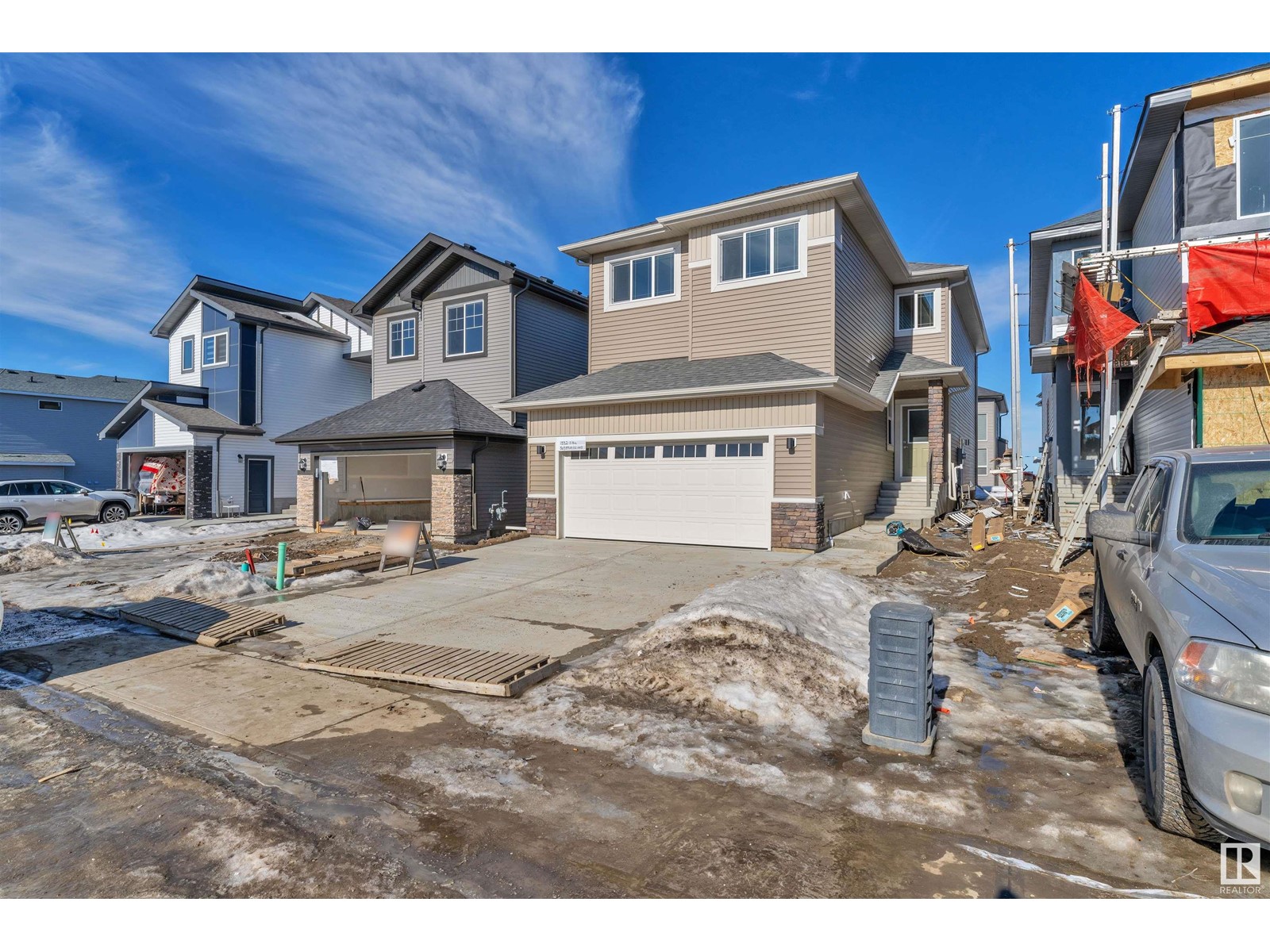 Property at 1532 11 AV NW image 2