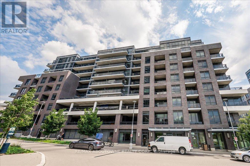 926 - 26 GIBBS ROAD, Toronto, Ontario