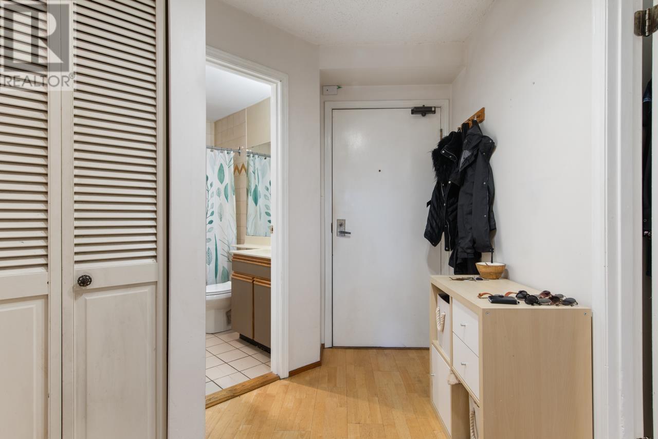 Listing Picture 19 of 22 : 212 1106 PACIFIC STREET, Vancouver / 溫哥華 - 魯藝地產 Yvonne Lu Group - MLS Medallion Club Member