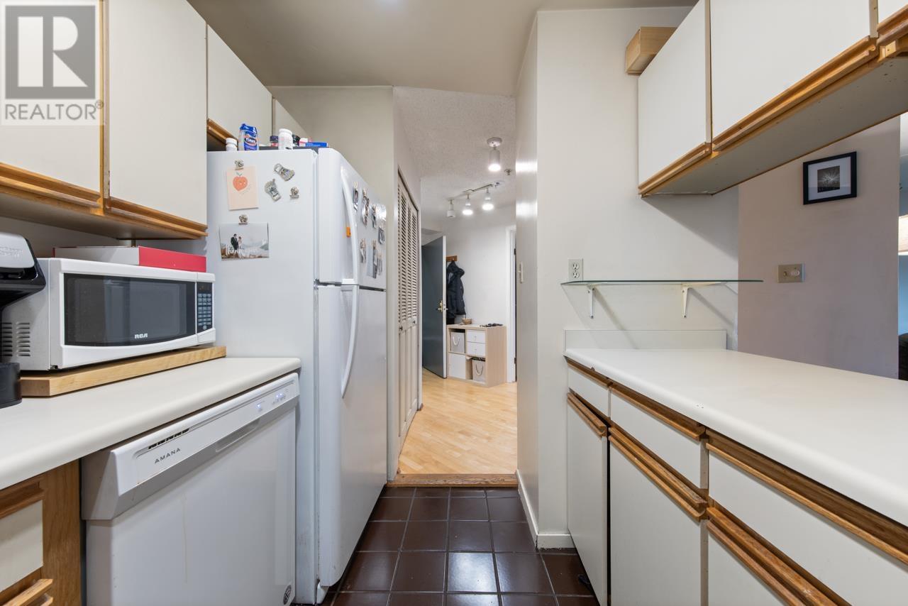 Listing Picture 15 of 22 : 212 1106 PACIFIC STREET, Vancouver / 溫哥華 - 魯藝地產 Yvonne Lu Group - MLS Medallion Club Member