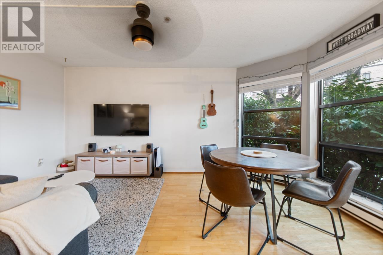 Listing Picture 3 of 22 : 212 1106 PACIFIC STREET, Vancouver / 溫哥華 - 魯藝地產 Yvonne Lu Group - MLS Medallion Club Member