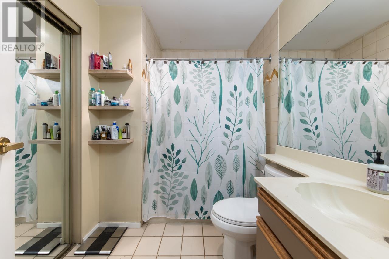 Listing Picture 12 of 22 : 212 1106 PACIFIC STREET, Vancouver / 溫哥華 - 魯藝地產 Yvonne Lu Group - MLS Medallion Club Member