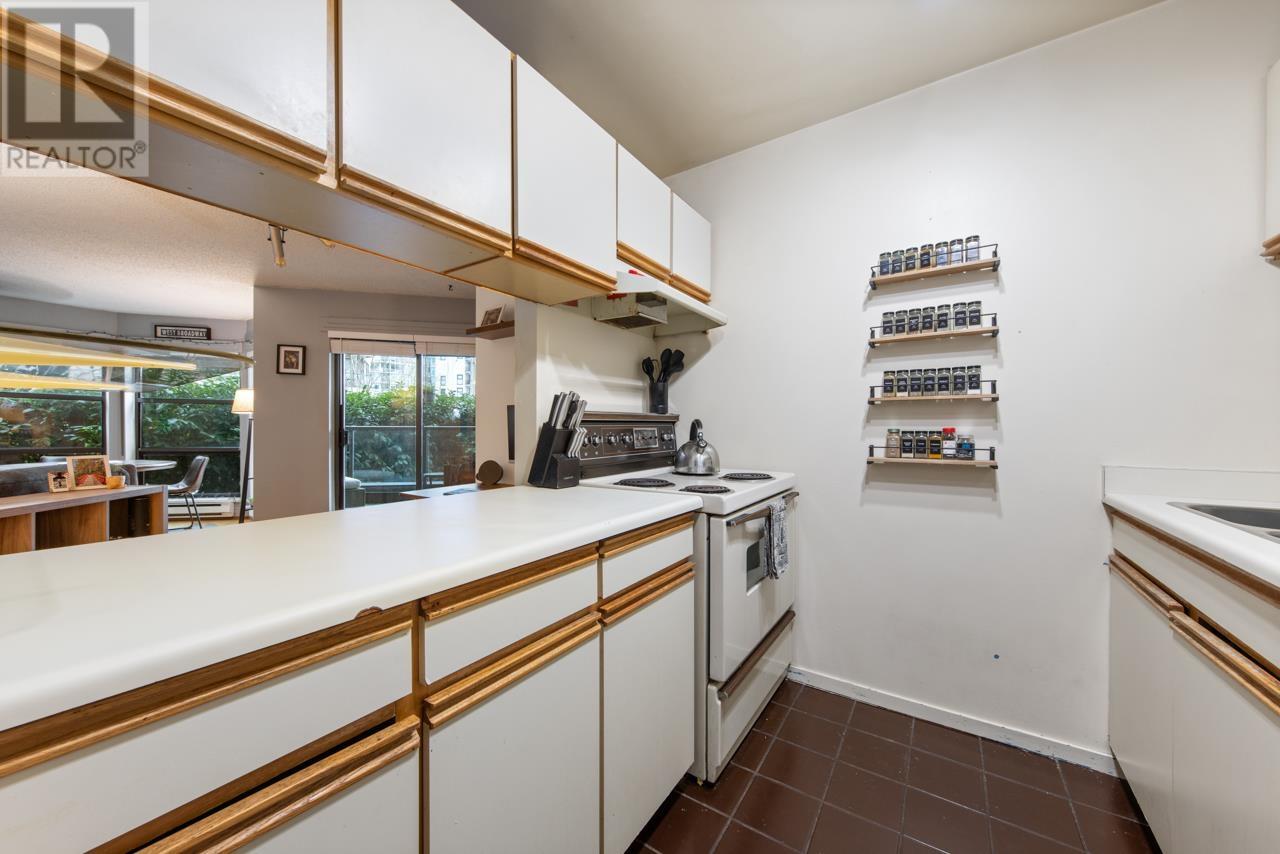 Listing Picture 16 of 22 : 212 1106 PACIFIC STREET, Vancouver / 溫哥華 - 魯藝地產 Yvonne Lu Group - MLS Medallion Club Member