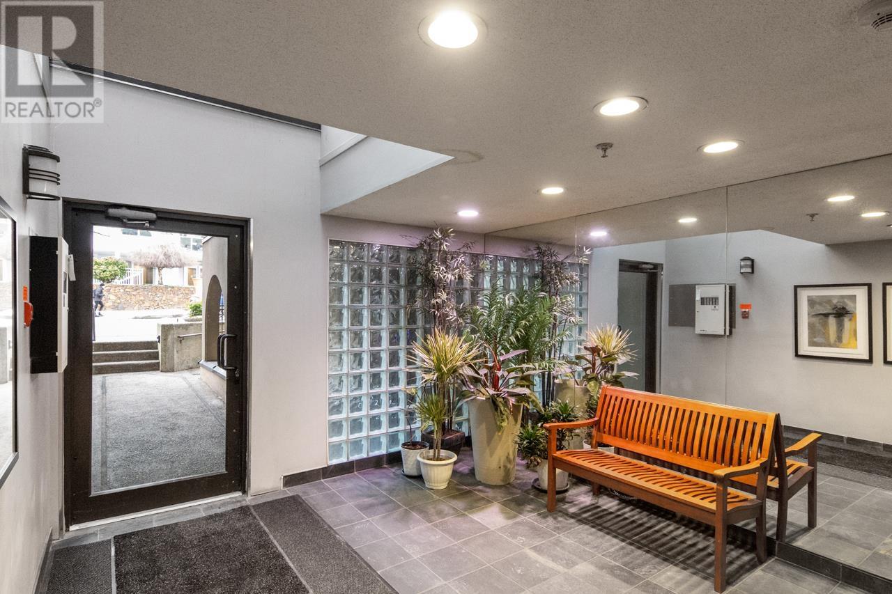 Listing Picture 20 of 22 : 212 1106 PACIFIC STREET, Vancouver / 溫哥華 - 魯藝地產 Yvonne Lu Group - MLS Medallion Club Member