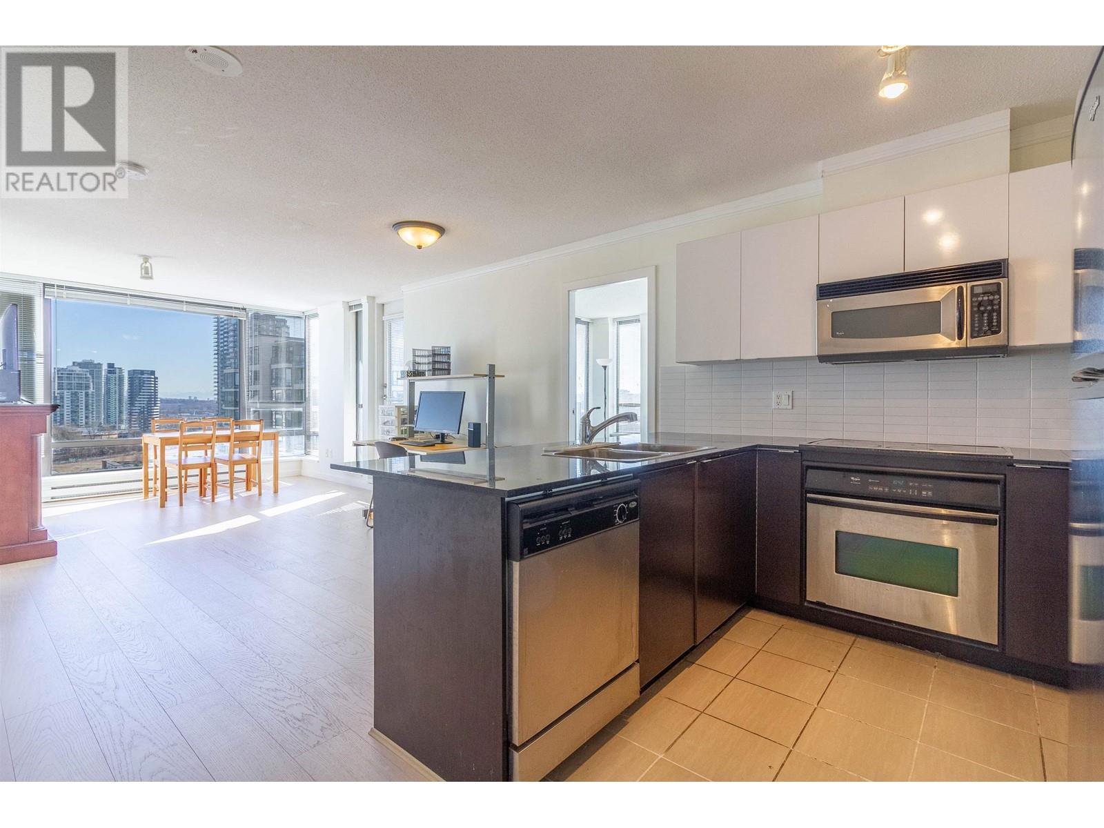 1906 4118 Dawson Street, Burnaby, British Columbia  V5C 0A3 - Photo 2 - R2973476