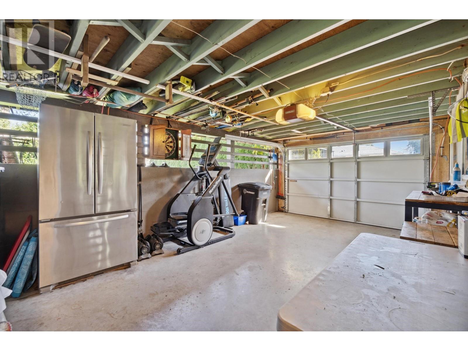 8786 Crest Drive, Burnaby, British Columbia  V3N 4A2 - Photo 30 - R2972687