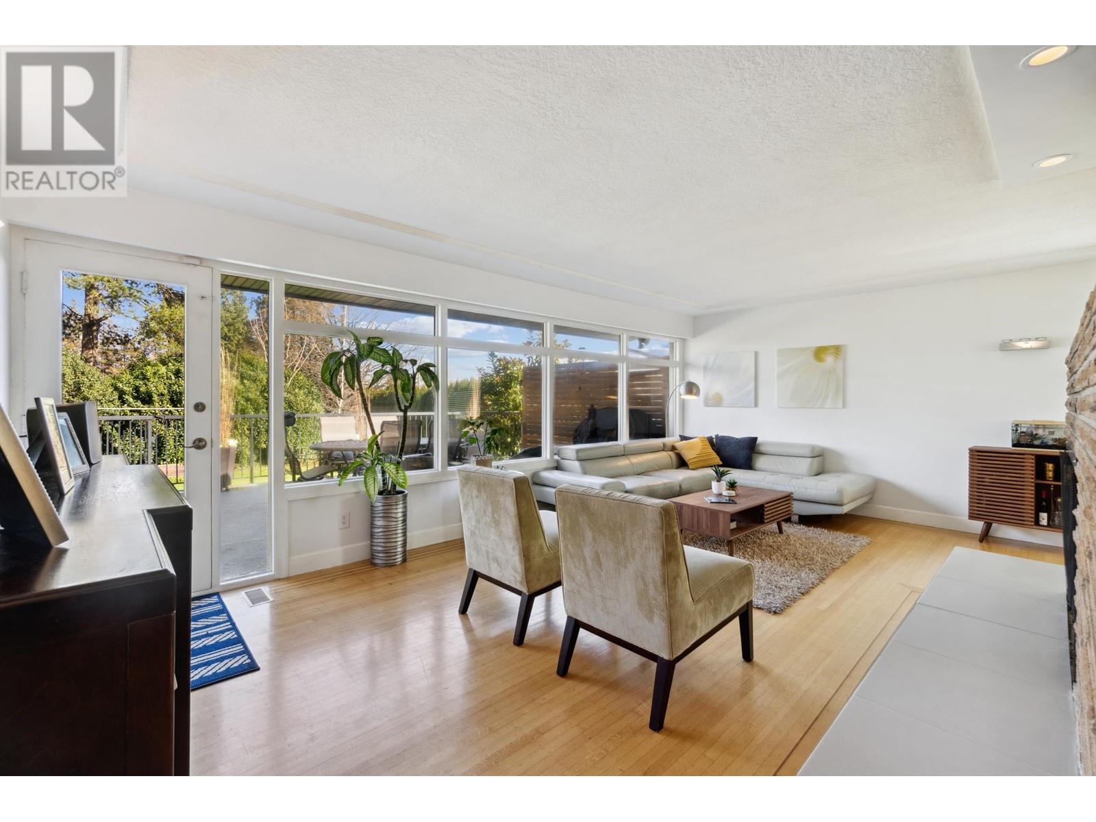 8786 Crest Drive, Burnaby, British Columbia  V3N 4A2 - Photo 12 - R2972687
