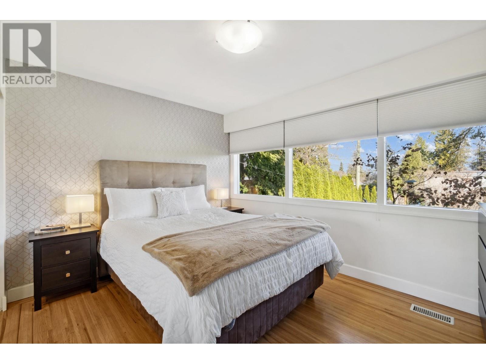 8786 Crest Drive, Burnaby, British Columbia  V3N 4A2 - Photo 13 - R2972687