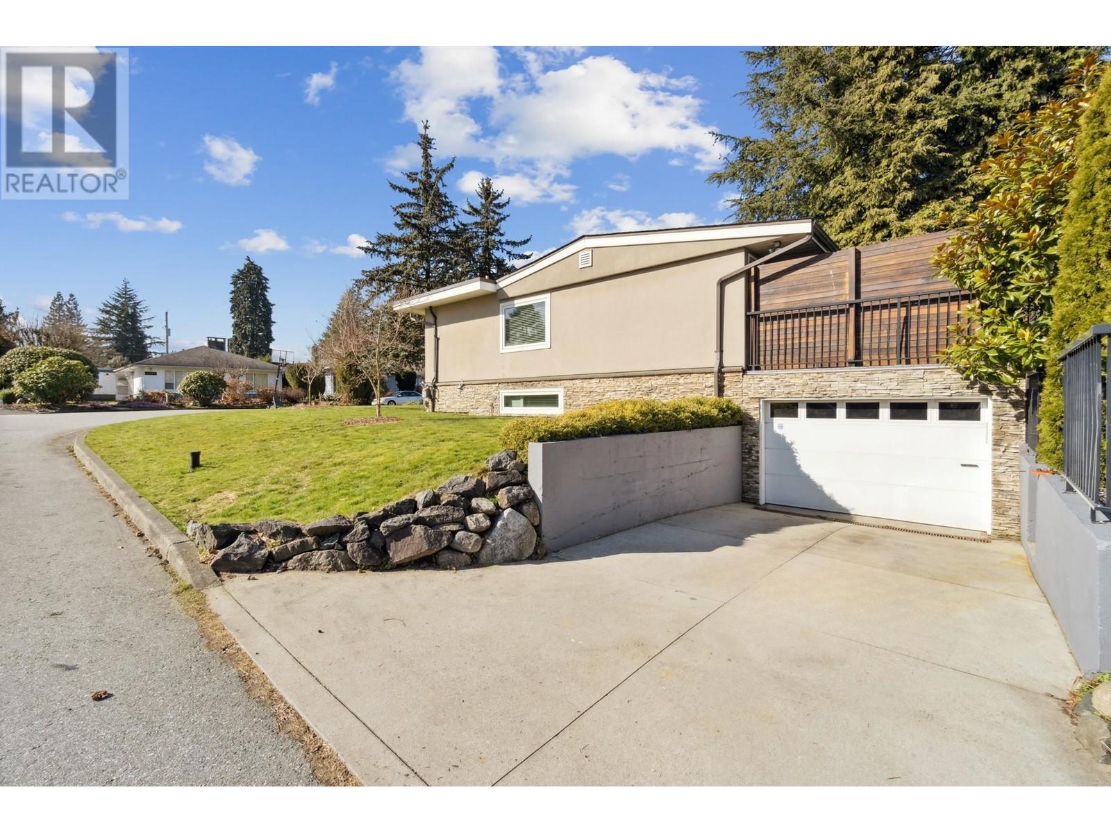 8786 Crest Drive, Burnaby, British Columbia  V3N 4A2 - Photo 3 - R2972687